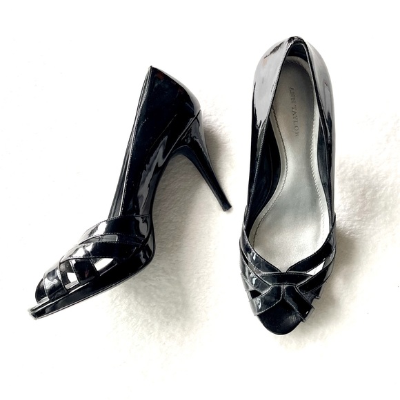 Ann Taylor Black Shiny Heels Size 8.5 - Picture 1 of 7
